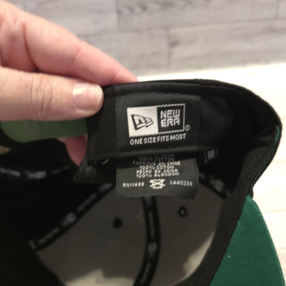 New Era Boston Celtics Basketball Cap NBA Hardwood Classic OSFM Snapback Hat - Picture 9 of 11